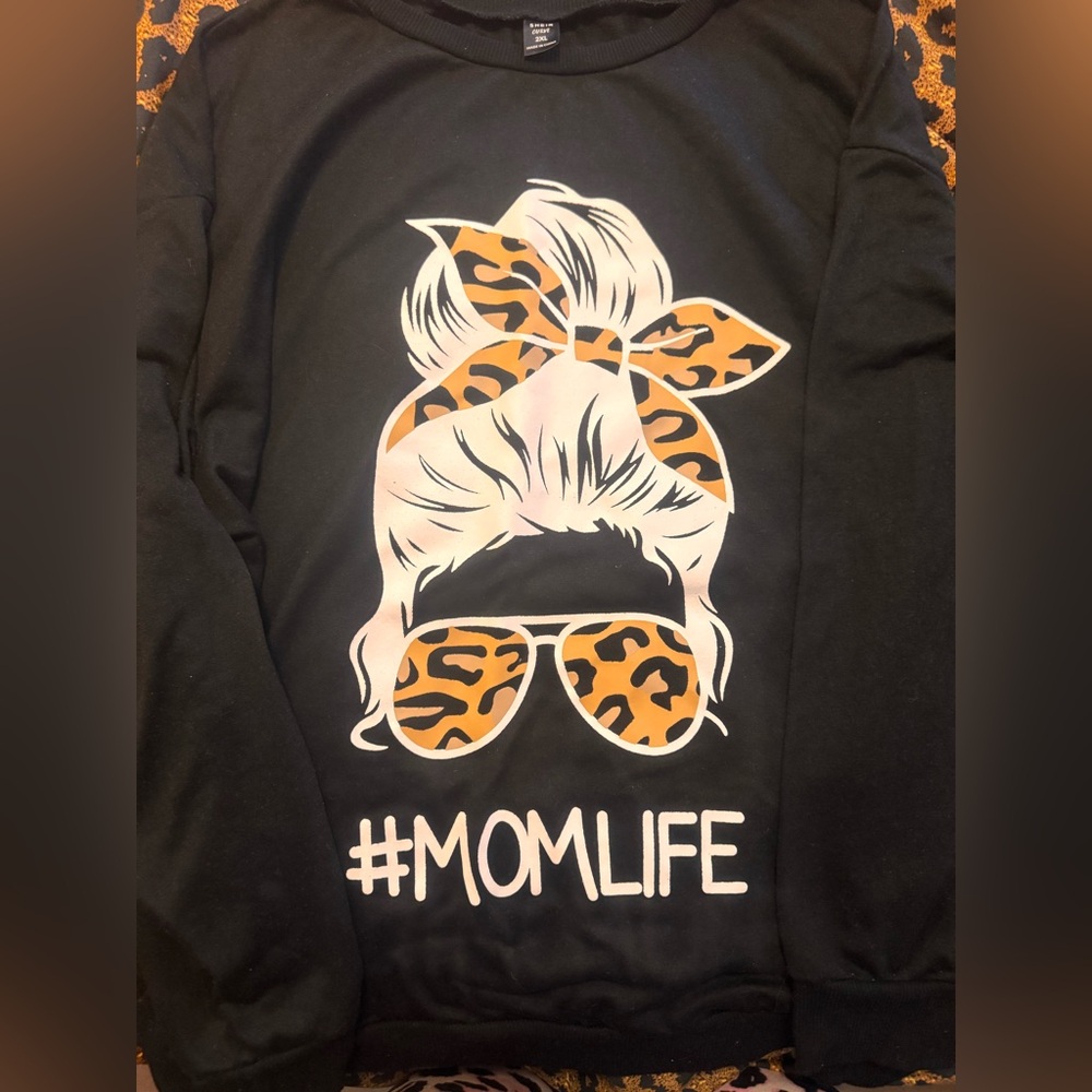 Black and Leopard Print #MOMLIFE Pullover Sweatshirt